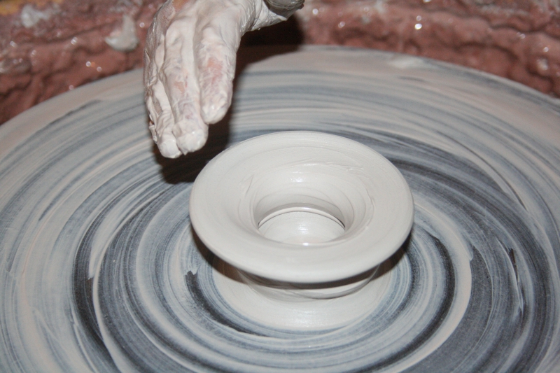 sculpture-HYERES-min_wheel-ceramic-artist-craft-pottery-material-555860-pxhere.com